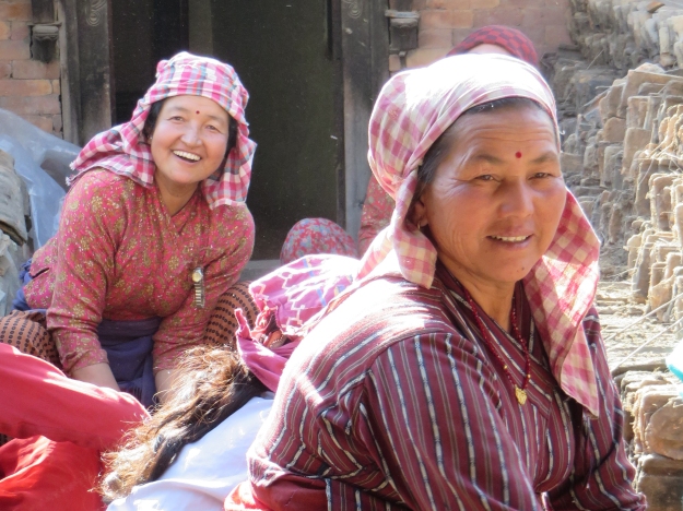 The "rooftop ladies" -- what beautiful smiles.